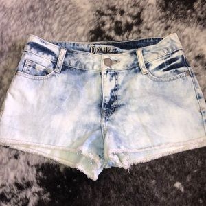 Light wash denim shorts